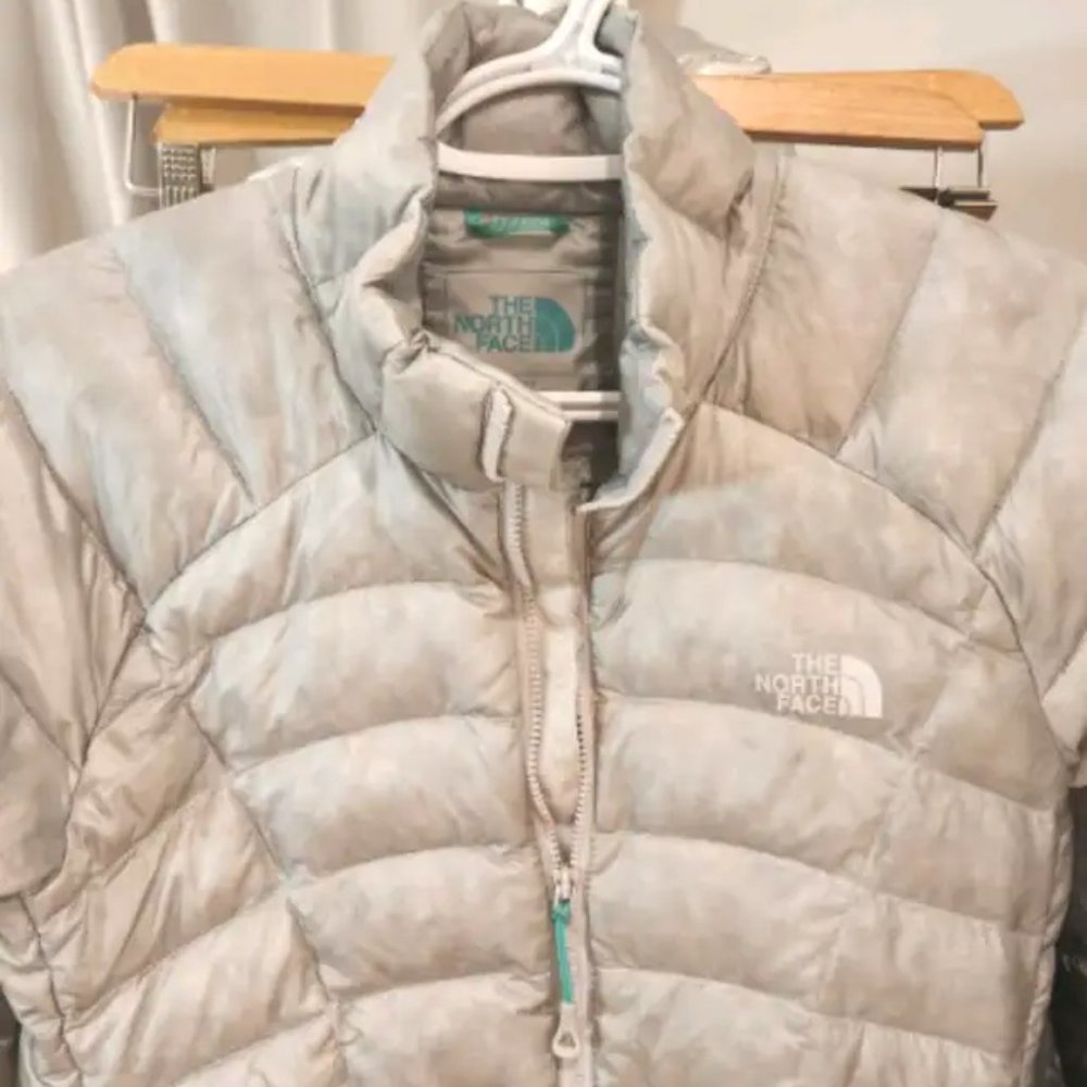 The North Face Quilted Puffer Jacket Silver Extra Small (0-2)